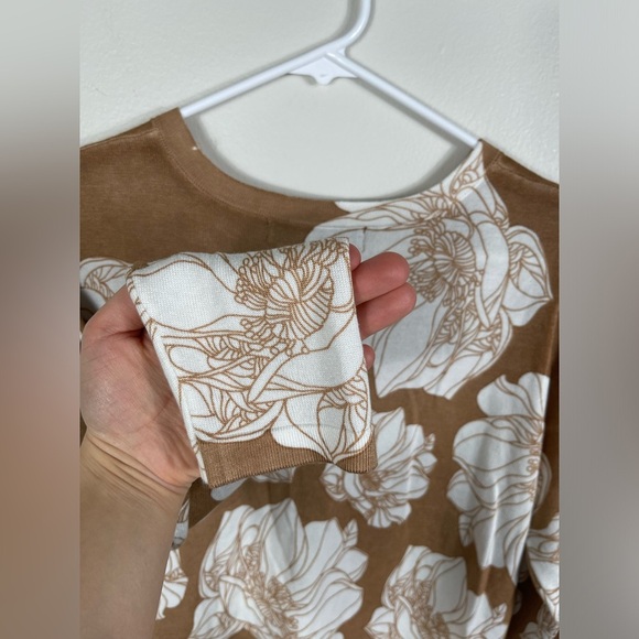 LOVE SCARLETT Blouse Buttons Beige Brown Floral Women's Size M NWT - Picture 12 of 14